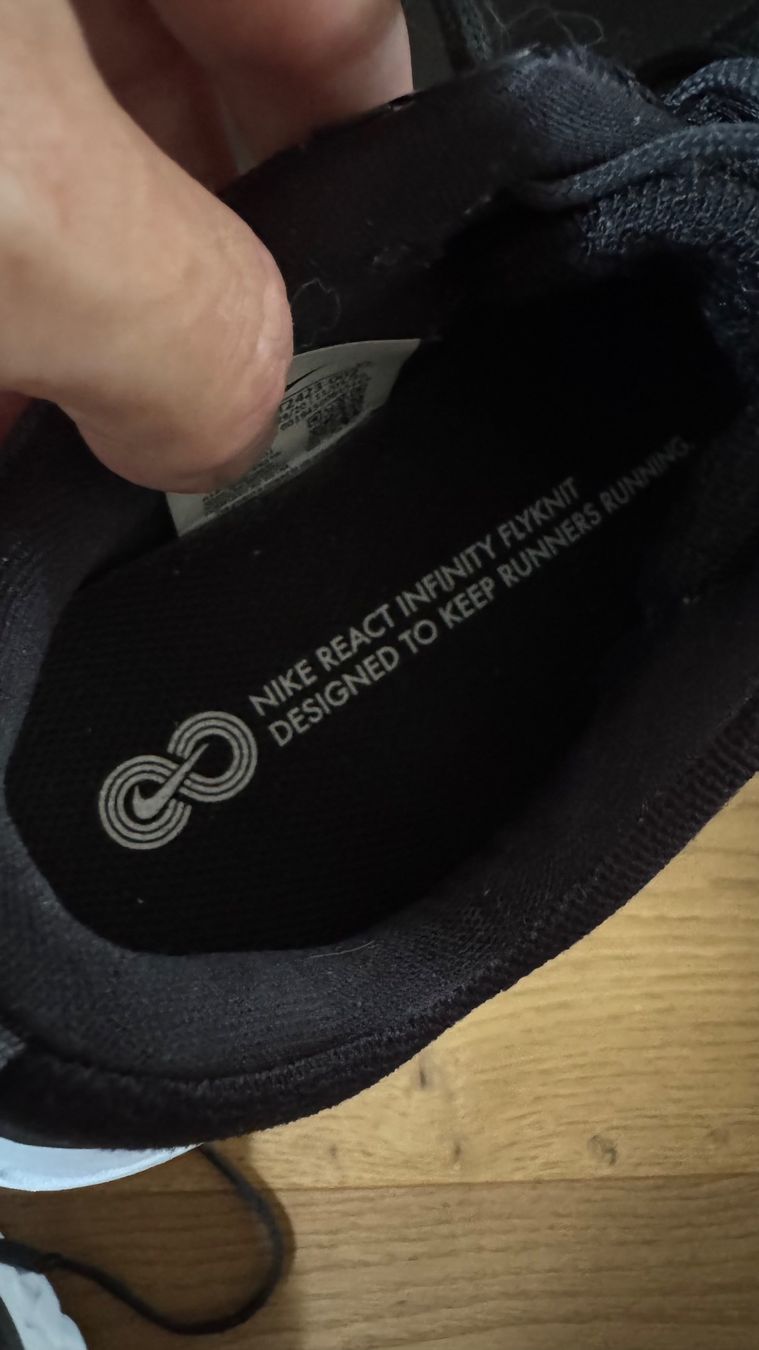 Nike Herrenschuhe: Nike react Running Sneaker in Schwarz Gr. 41 – Gebraucht aus Riehen von To120 6