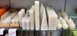 074 Posten Raureif Kerzen taupe aus Liquidation