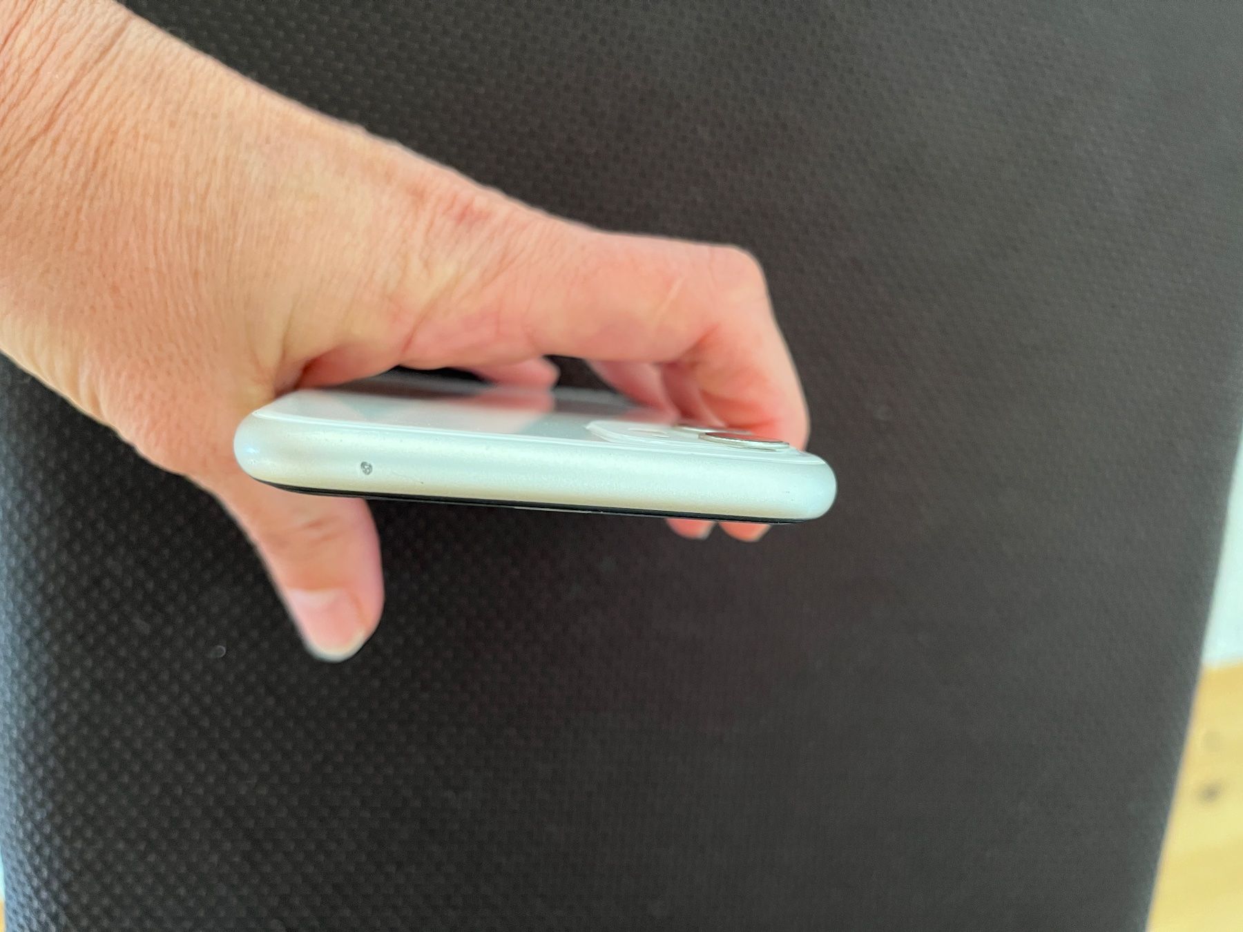 Apple Portables: Apple iPhone 11 64GB – D'occasion à Oberuzwil par mir_j8q5 5