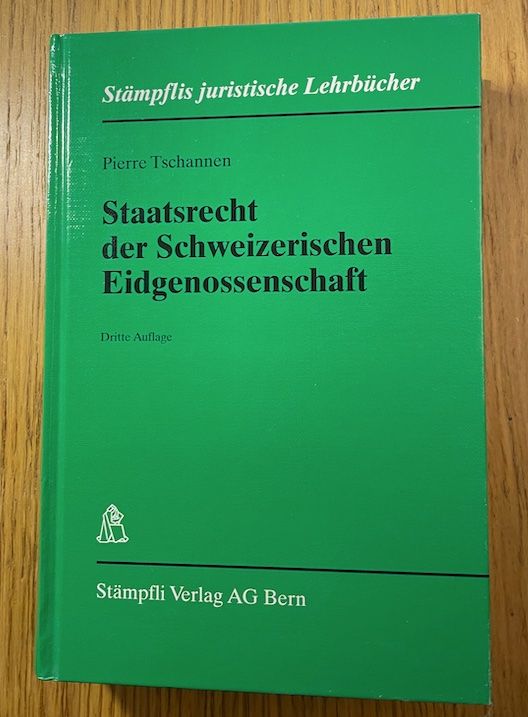 Libri: Jus Staatsrecht der CH-Eidgenossenschaft – Usato da Baden venduto da Goldbaum