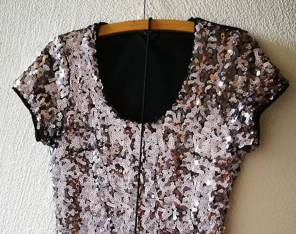 Avant Premiere Vestiti: Kleid/ Paillettenkleid inklusive Handtasche – Usato da Scharans venduto da gabiwi 3