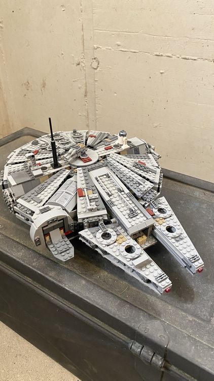 Lego Star Wars Millennium Falcon 75192 | Kaufen auf Ricardo