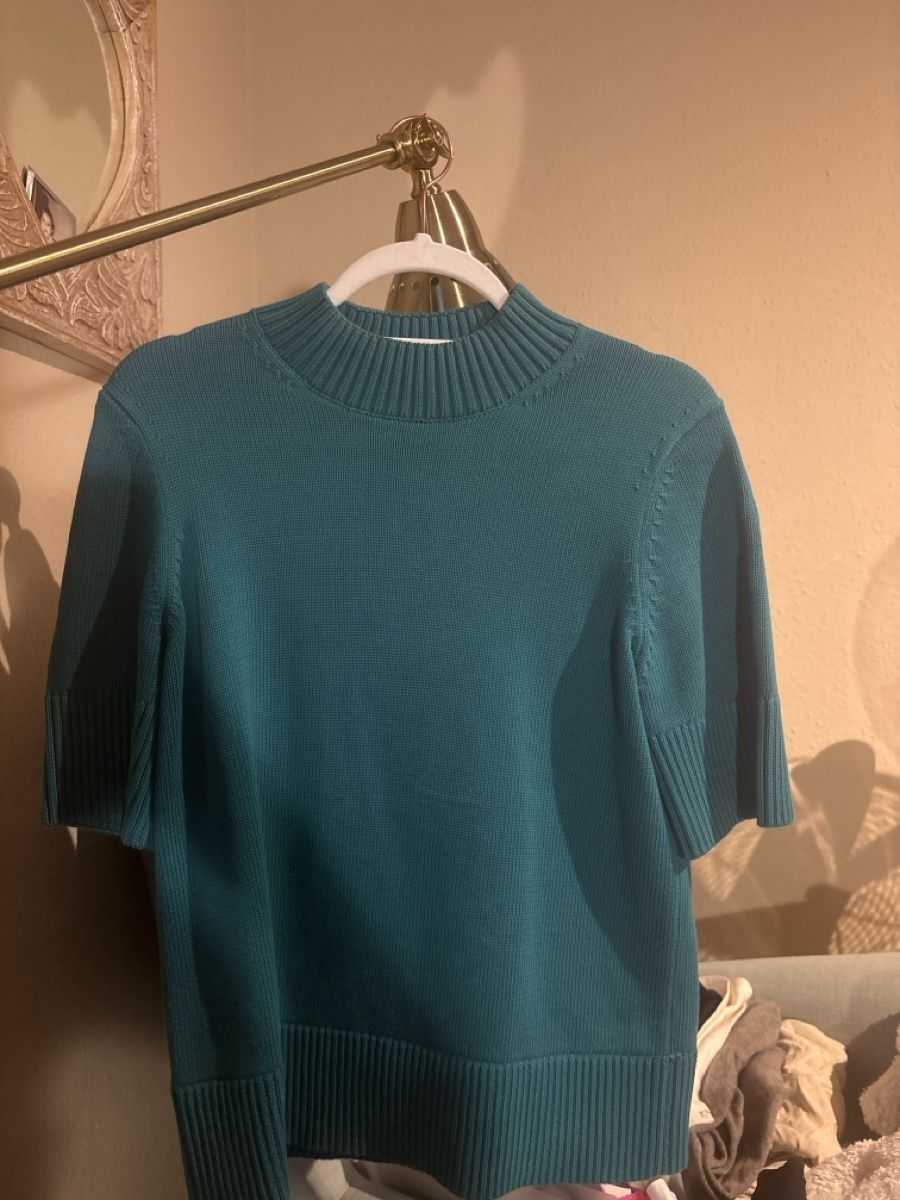 Cos Top: Pull à manches courtes COS couleur bleu sarcelle taille M – Usato da Satigny venduto da gig_rn62