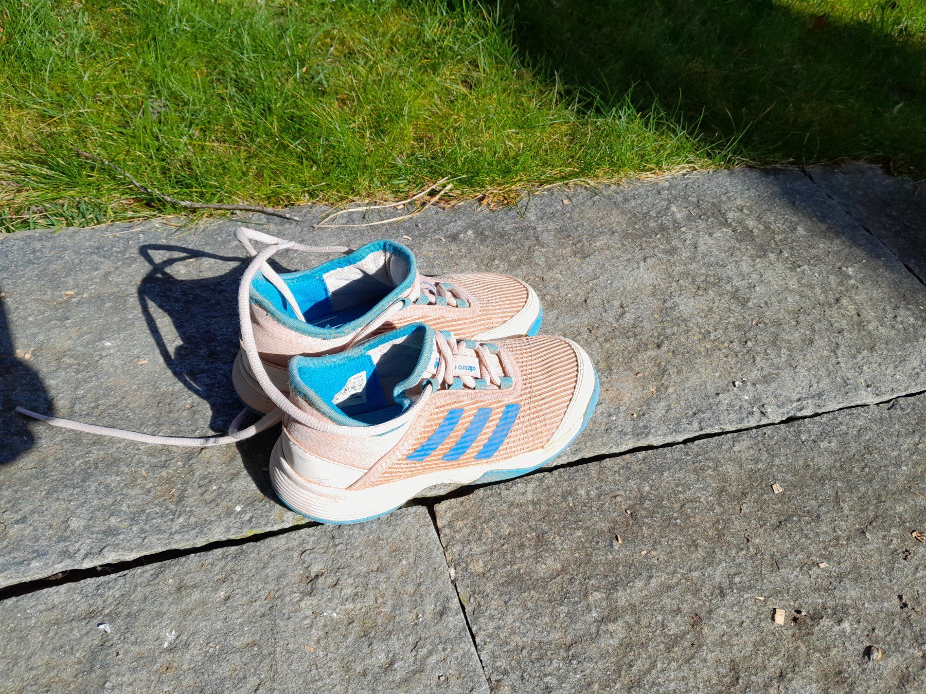 Adidas Schuhe für Jungen: Tennisschuhe Kinder – Gebraucht aus Horgen von Marion 1