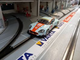 Aston Martin DBR9 Limited Edition Carrera Evo / Scalextric