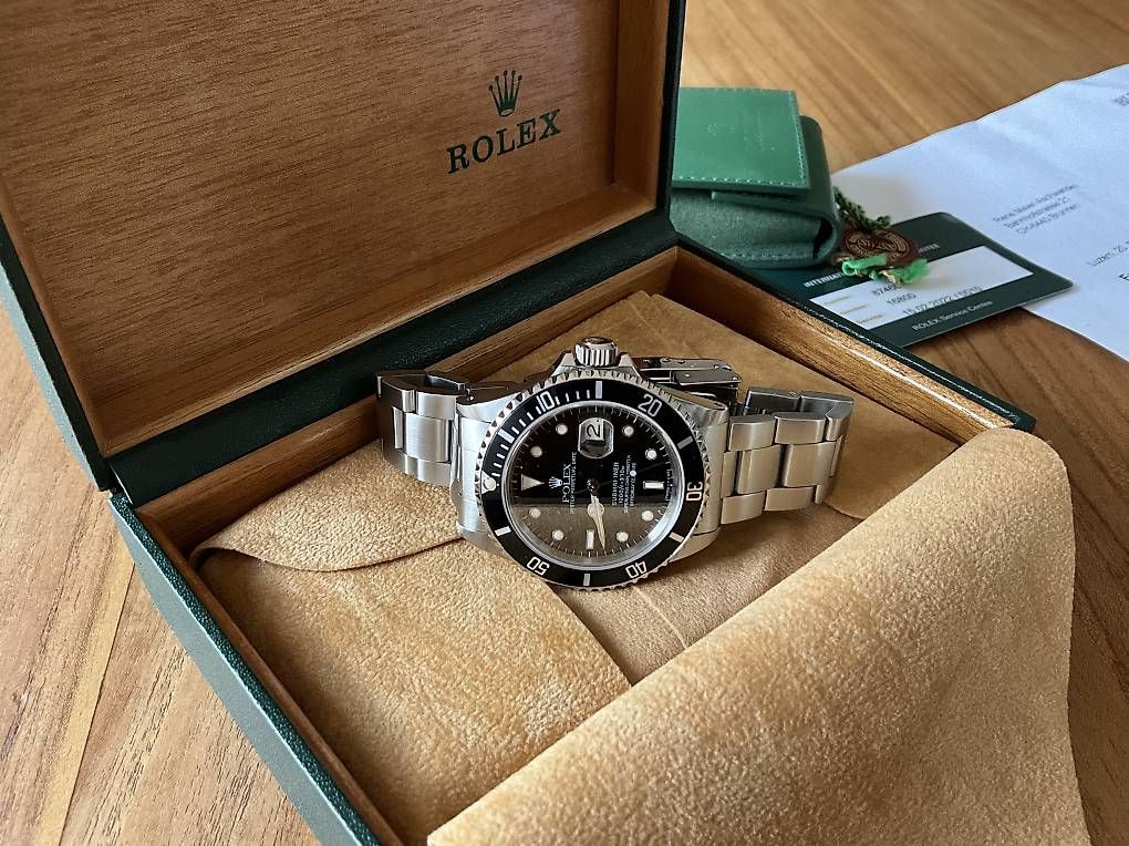Rolex Uhren: Rolex Submariner Date – Gebraucht aus Brunnen von Alfa