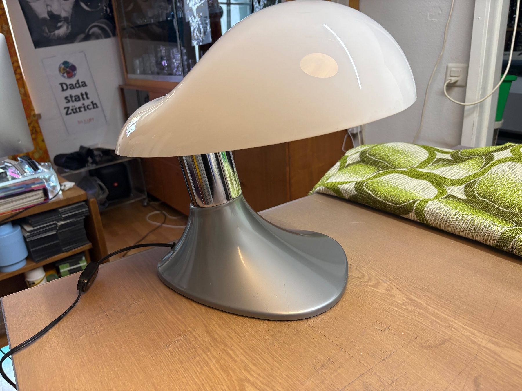 Guzzini Lampade: Vintage Pilzlampe/Tischlampe Space Age – Usato da Regensdorf venduto da Nessi1974 7