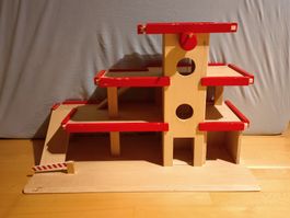 Riesen Spielzeug Parkplatz aus Holz!