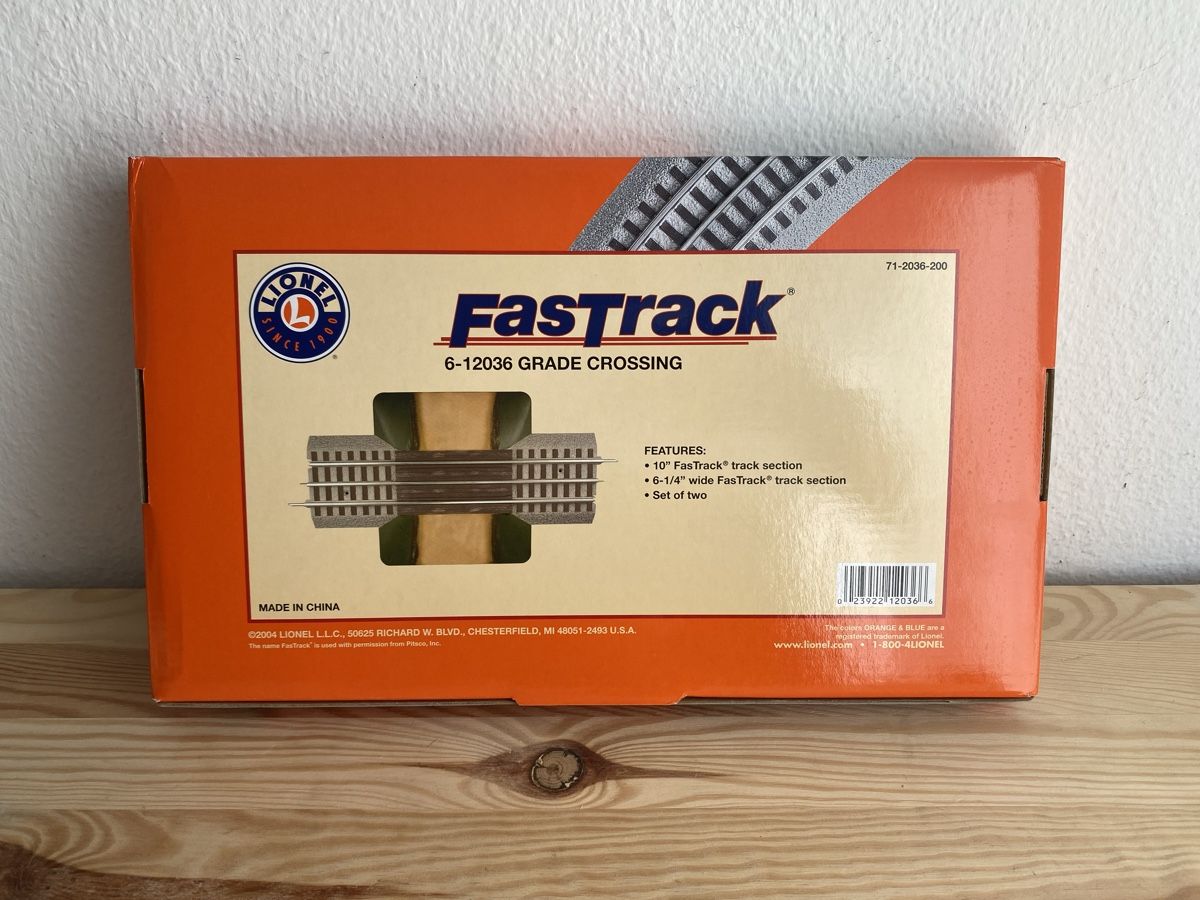 Lionel Modellini di ferrovie: Lionel Fastrack Grade Crossing 6-12036 – Nuovo e nell'imballaggio originale da Luzern venduto da fairflip 1