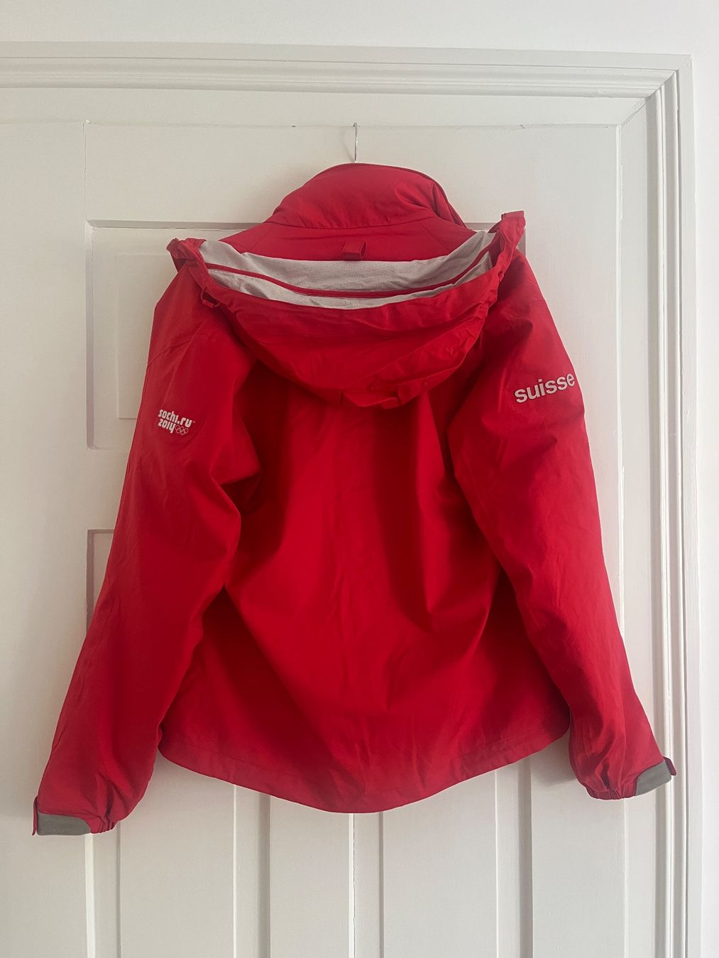 Swiss Giacche: Swiss Olympic Team Softshell Jacke Descente Rot Grösse S / M – Usato da Zürich venduto da bretxo 1