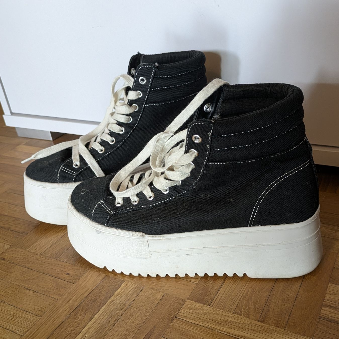 Bershka Damenschuhe: Plateau Sneaker – Gebraucht aus Steffisburg von Schlabber