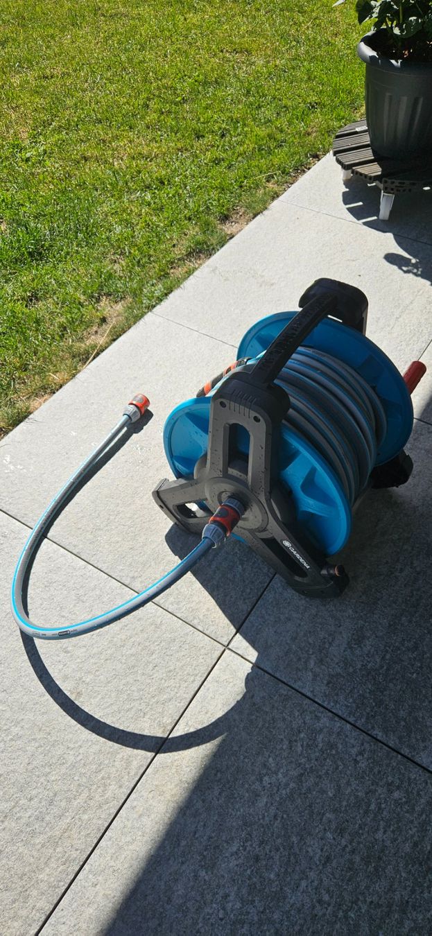 Gardena Tubi & Tubi flessibili: Gardena Wand-Schlauchtrommel 20m – Nuovo (secondo la descrizione) da Neuheim venduto da kov_7yny 1