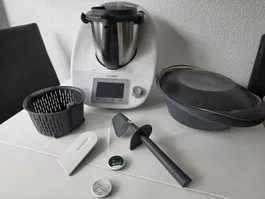 Küchenmaschine Vorwerk Thermomix TM5 mit Zubehör gebraucht