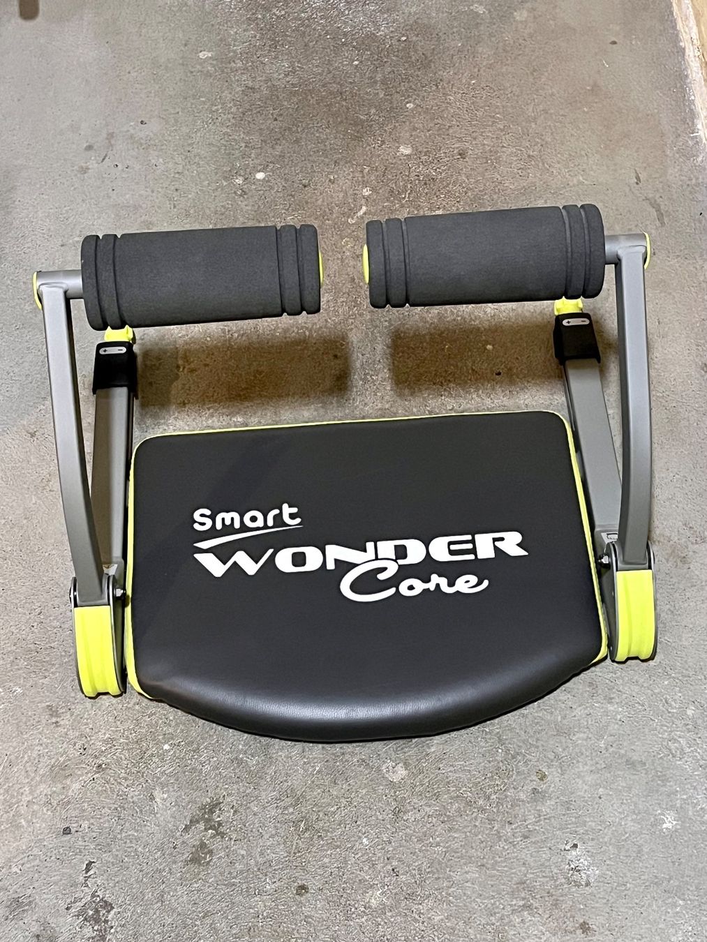 Hometrainer: Stepper Sportgerät +     THANE WonderCore Smart Bauchtrainer – Gebraucht aus Zuchwil von  2