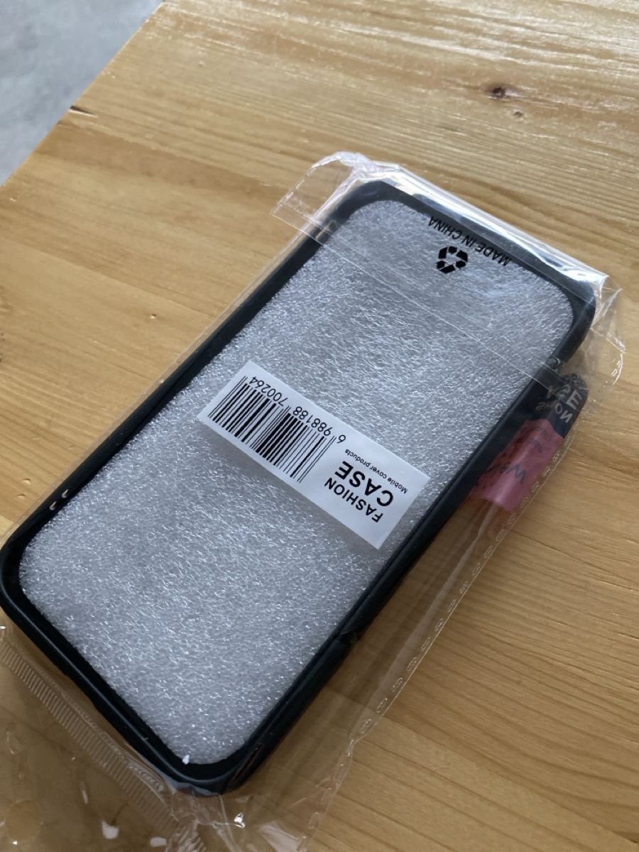 Telefoni cellulari / Smartphones: iPhone 12 Hülle Schwarz Neu – Nuovo e nell'imballaggio originale da Neftenbach venduto da Blade230S 1