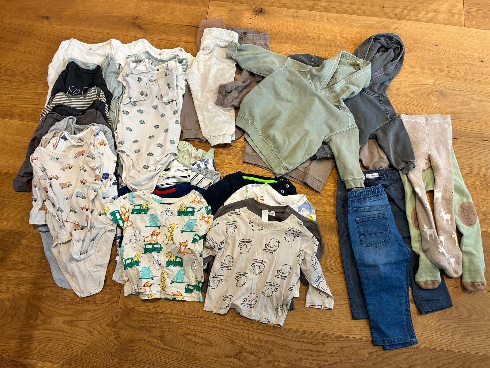 Lotti & Set di vestiti: Kleiderbundle 12-18 Monate – Usato da Frick venduto da chgiger147