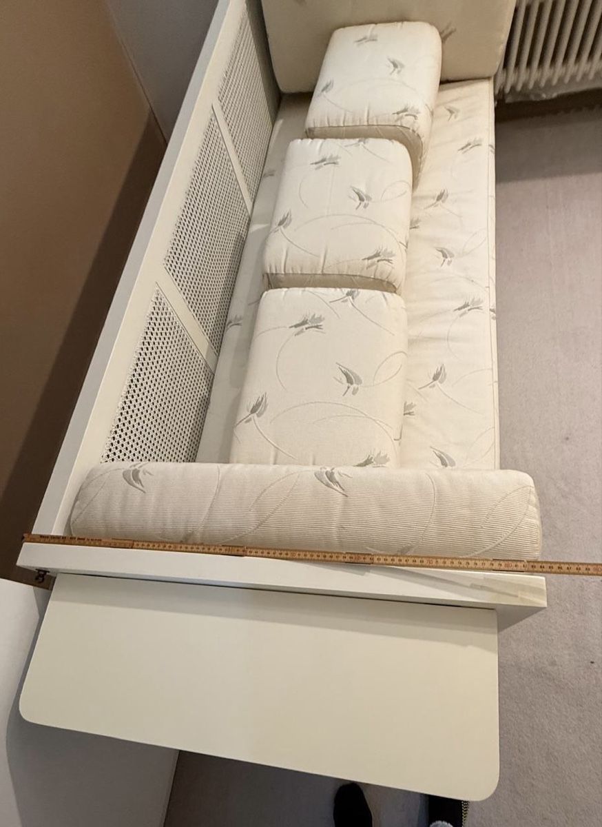 Divani: Sofa mit Rattaneinsätzen – Usato da Zürich venduto da ann_smj8 1