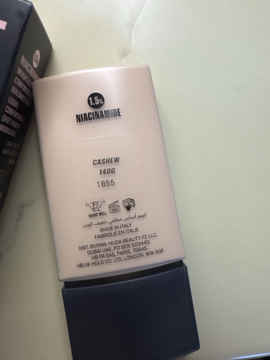 Huda Beauty Make-up: Huda Beauty Foundation – Nuovo (secondo la descrizione) da Lotzwil venduto da meeli0608 2