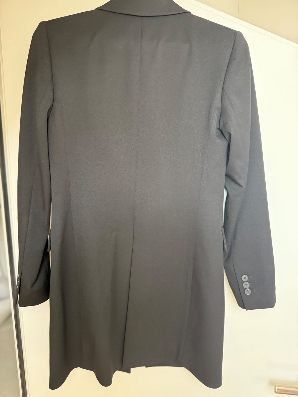 Massimo Dutti Giacche: Massimo Dutti langer schwarzer Blazer Grösse 34 – Usato da Zürich venduto da acrossbridges 1