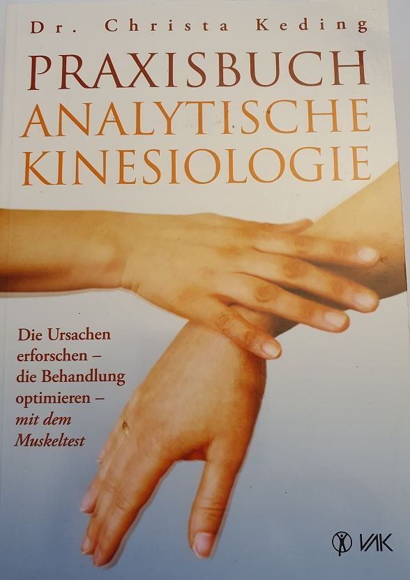 Libri: Praxisbuch Analytische Kinesiologie – Usato da Dürnten venduto da BAschwanden