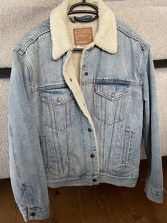 Levi's Giacche: LEVI'S Trucker Jacket – Usato da Arnegg venduto da simone.x