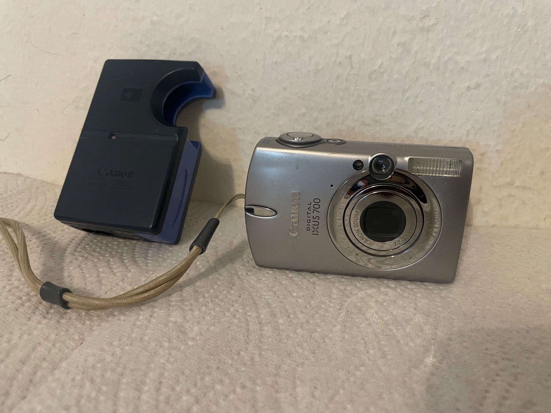Canon Fotocamera: Canon IXUS 700 Digital Kamera – Usato da Zürich venduto da beli_30 1