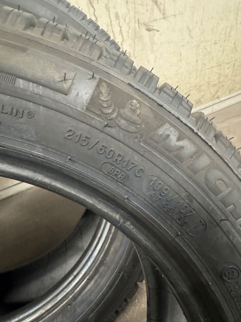 Michelin Pneus & Kompletträder: Michelin 215/60R17C 109/107 T – Neu (gemäss Beschreibung) aus Seuzach von Garage-Carr-Moser-AG 3