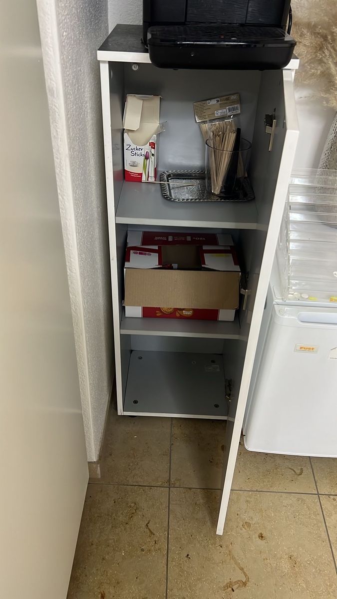 Armadi: Schrank 2 Stück – Usato da Zürich venduto da Program. 1