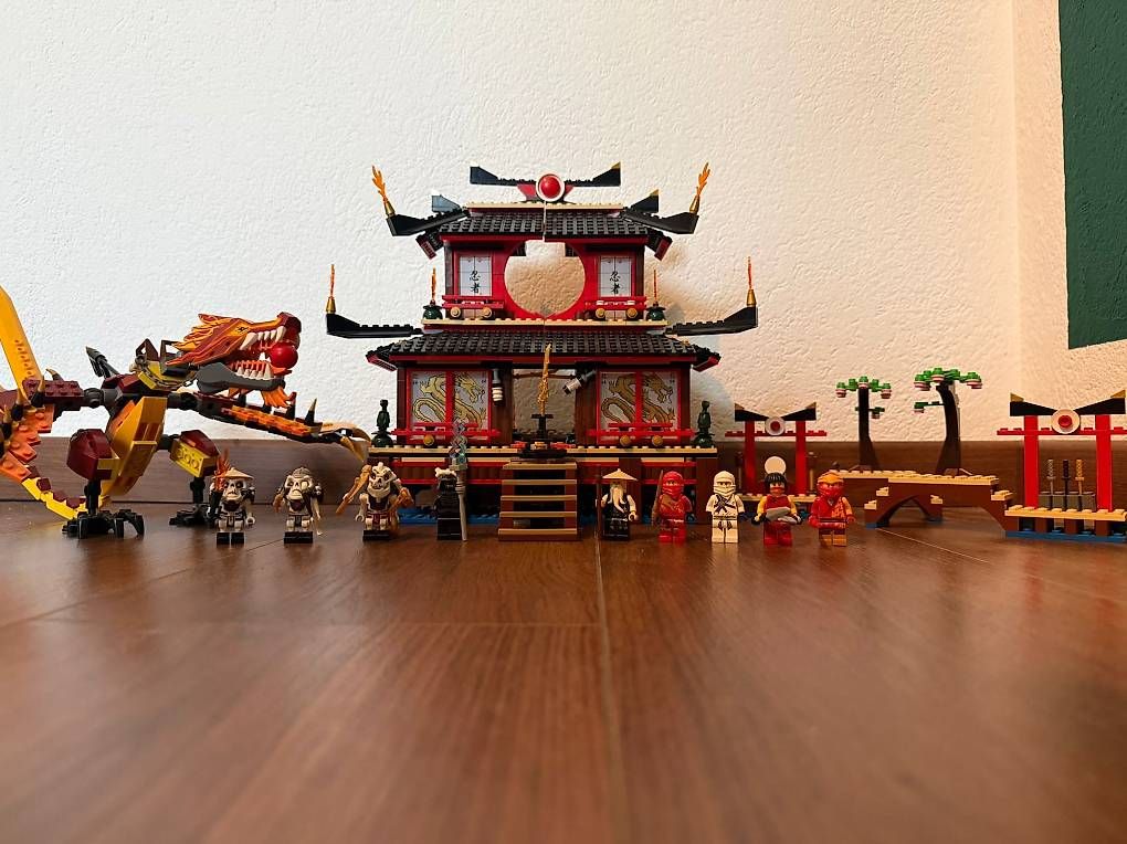 Jouets: Ninjago 2507 Feuertempel – D'occasion à Buochs par Jason_Achermann_2007