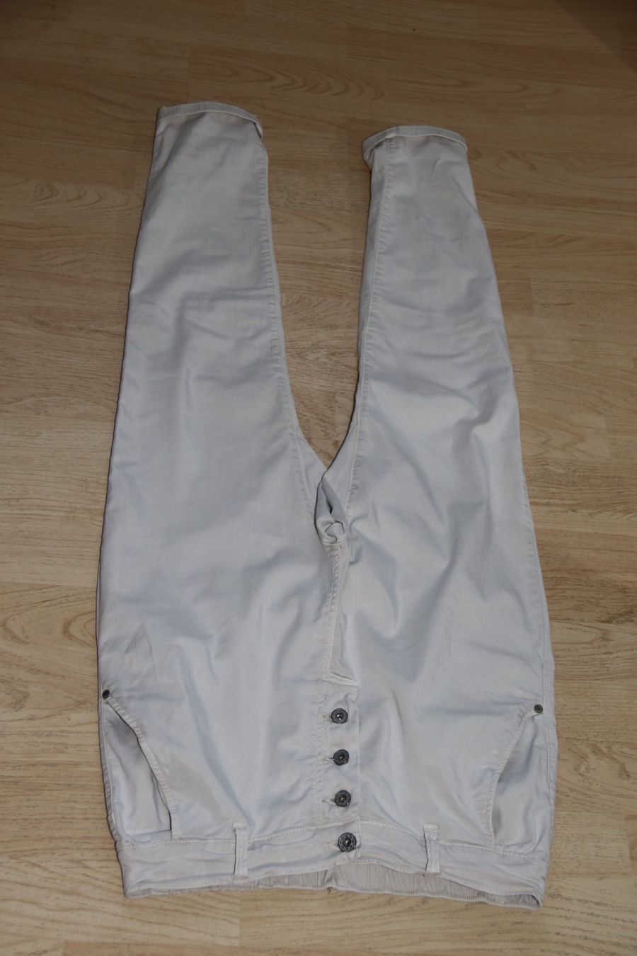 Pantaloni: Coole Sommerhose Gr.M – Usato da Oberwil-Lieli venduto da Svetlana28 1