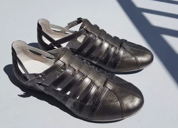 Clarks Damenschuhe: Clarks Leder Halbschuhe Gr.37 – Neu und originalverpackt aus Reinach AG von innamac 1