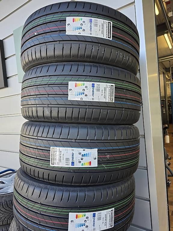 Pneumatici & Ruote complete: Bridgestone 255/40 R20 Sommerreifen – Usato da Widnau venduto da Dracet196