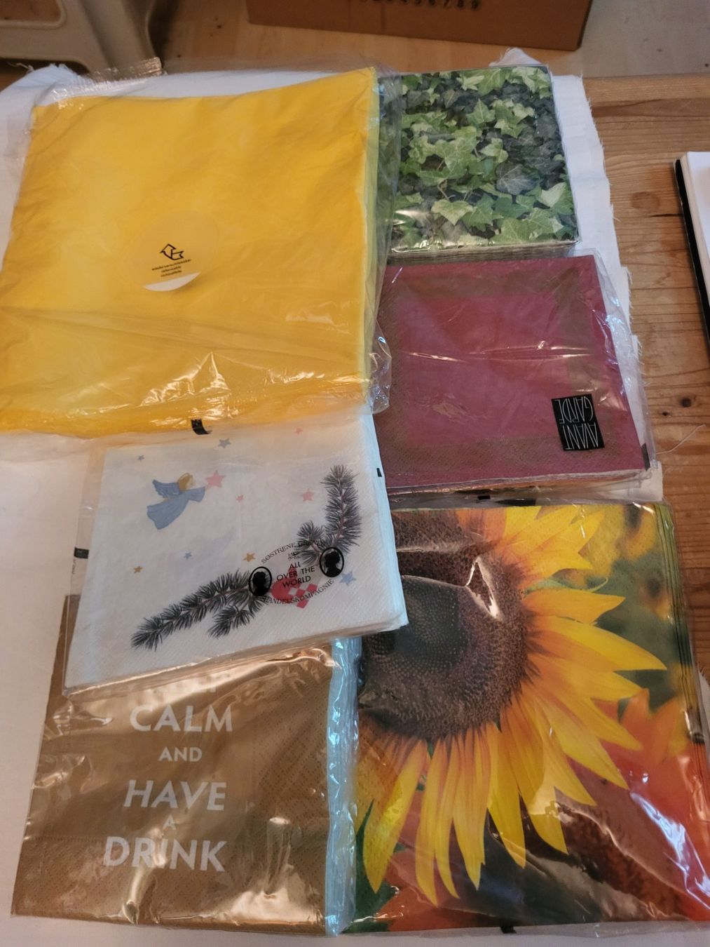 Tovaglioli: Grosses Lot Papierservietten – Nuovo (secondo la descrizione) da Guggisberg venduto da Aegertenlehn 4
