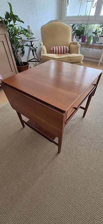 Tavoli: Table à couture vintage Hans Wegner  – Usato da Villars-sur-Glane venduto da Verocac 3