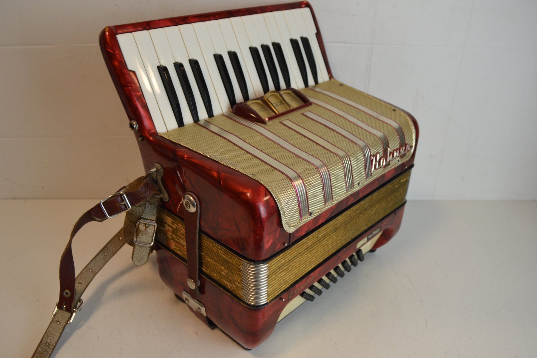 Hohner Musikinstrumente: Akkordeon chromatisch Hohner Concerto I – Gebraucht aus Zürich von Brockito 1