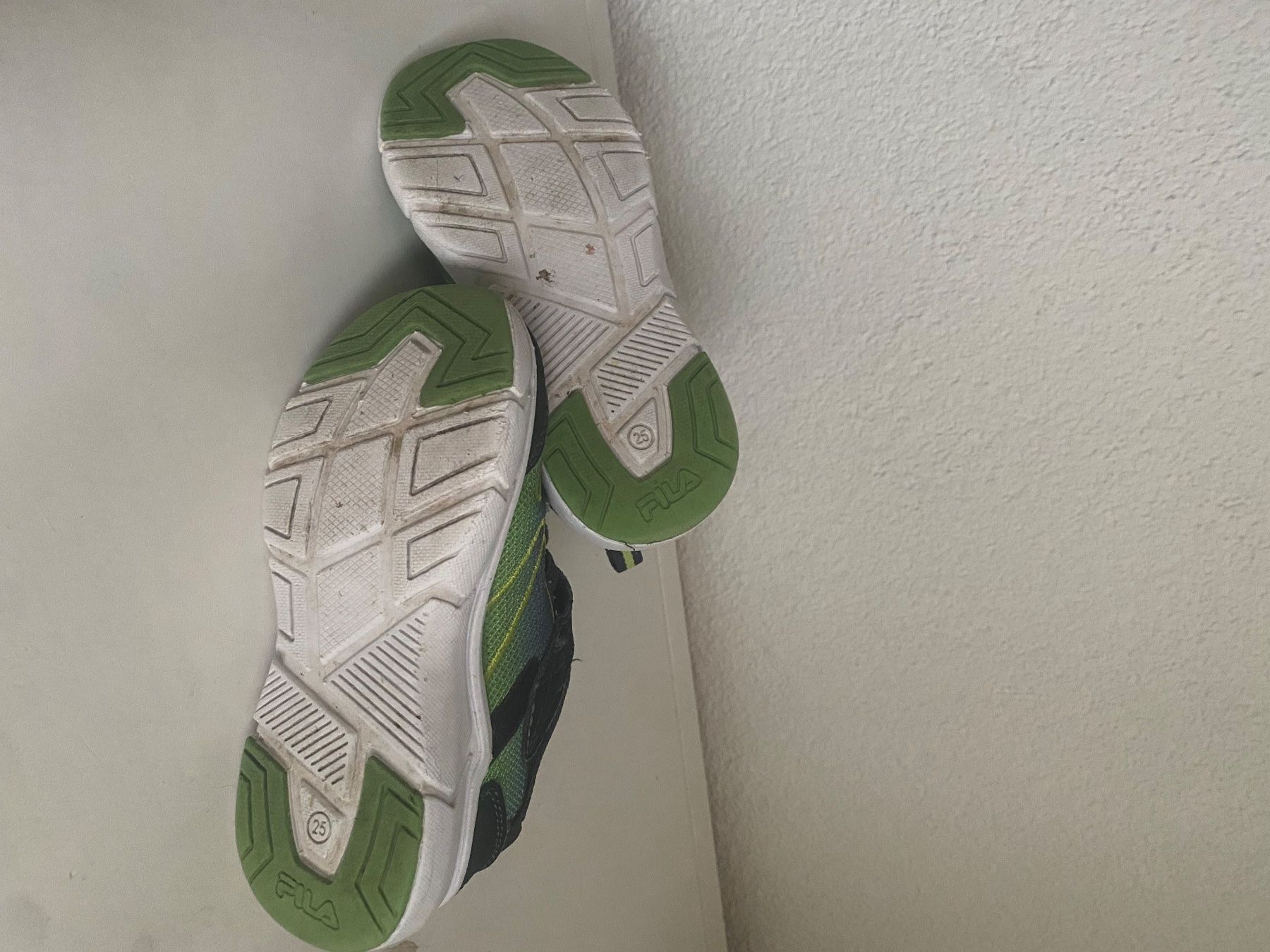 Fila Scarpe per ragazzi: Fila Kinderschuhe Gr 25 – Nuovo (secondo la descrizione) da Hinwil venduto da kys_5qrk 2