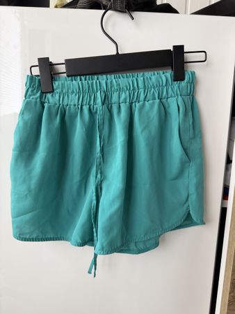 Lovely Amisu Green Summer Shorts, Size 38, Elasticated!