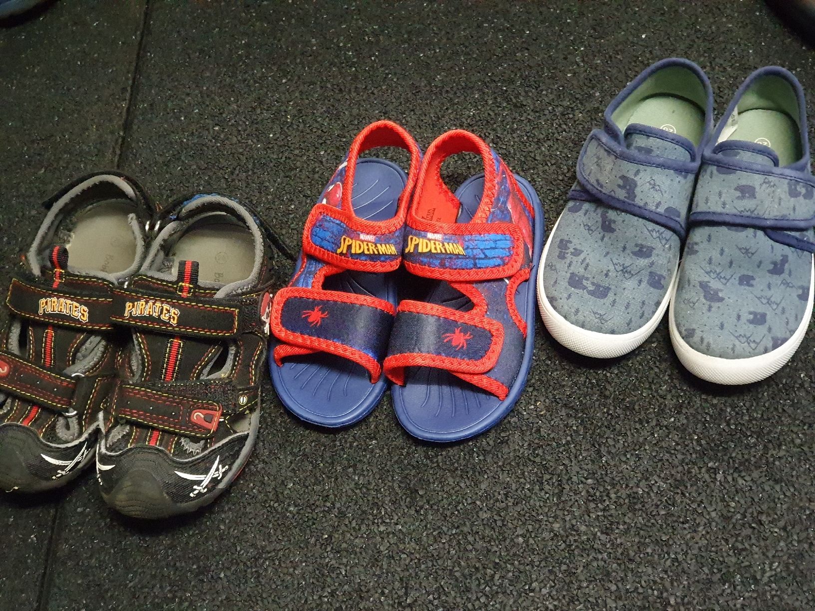 Scarpe per ragazzi: Schuhe-Set Jungen Gr. 28 – Usato da Erlinsbach SO venduto da Lea030