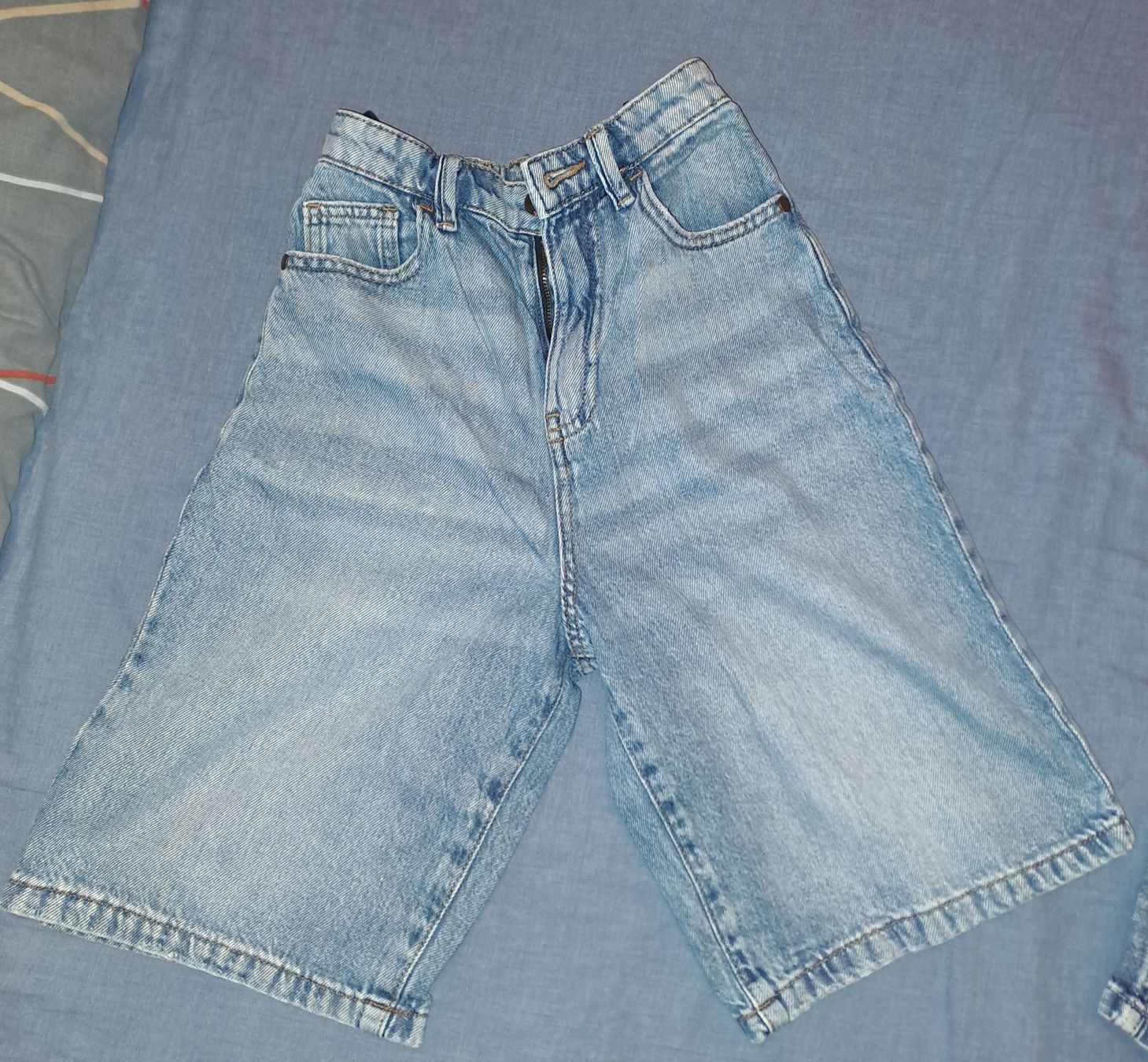 Hosen: kurze jeans hosen  – Gebraucht aus Gunzwil von silkemaria 4