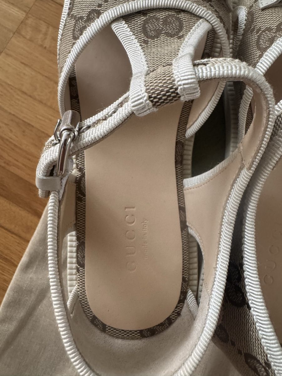 Gucci Chaussures garçon: Gucci GG canvas Kinder Sandale Gr.33 – Neuf avec emballage d'origine à Pfäffikon SZ par EMMA0111 5