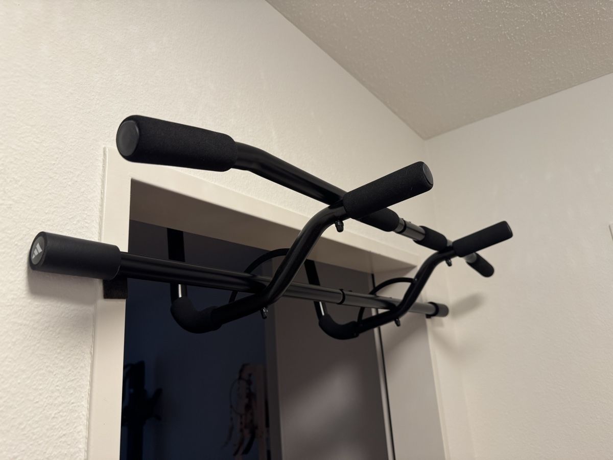 Adidas Vélos d'appartement: Adidas Door Gym – D'occasion à Luzern par MsArcal