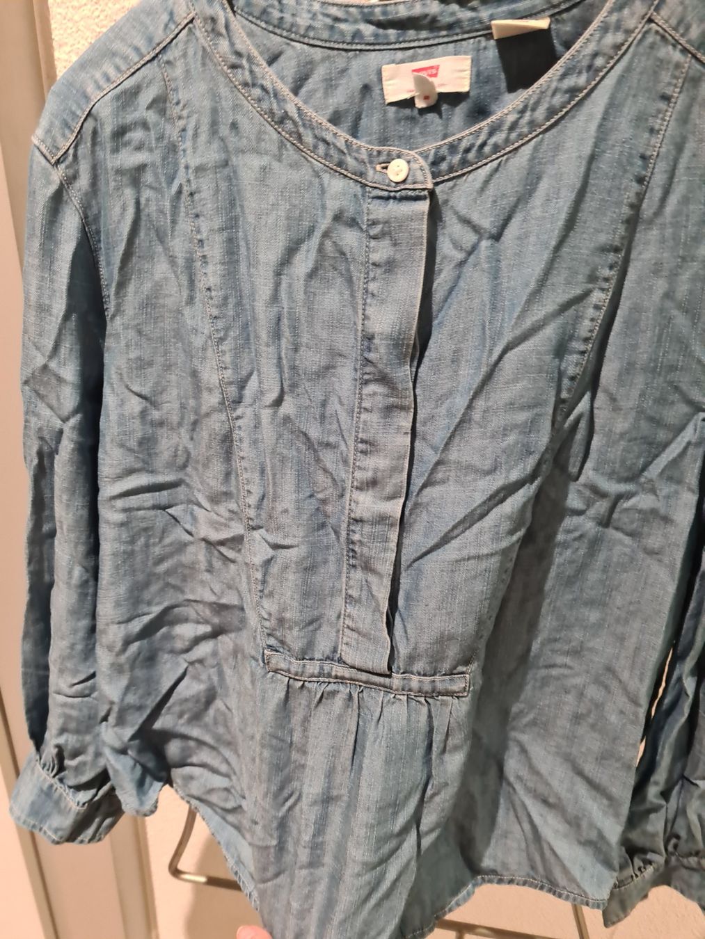 Levi's Blusen: LEVIS Jeans Kurz- Bluse/ Tunika, S – Gebraucht aus Amriswil von used2use 1