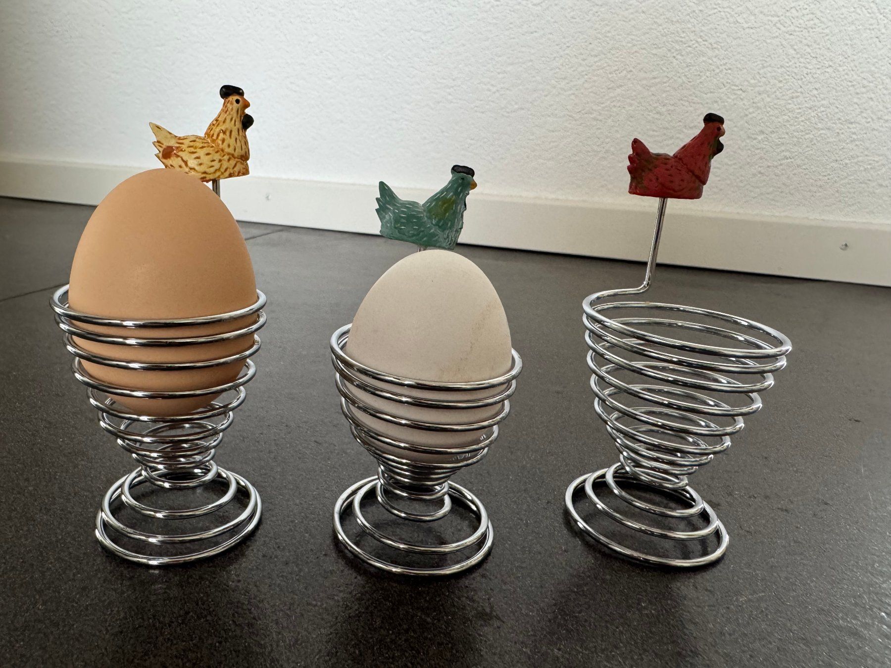 Sonstiges Geschirr: Eierbecher Eierhalter "Hühner" – Gebraucht aus Fribourg von tschjoly 4