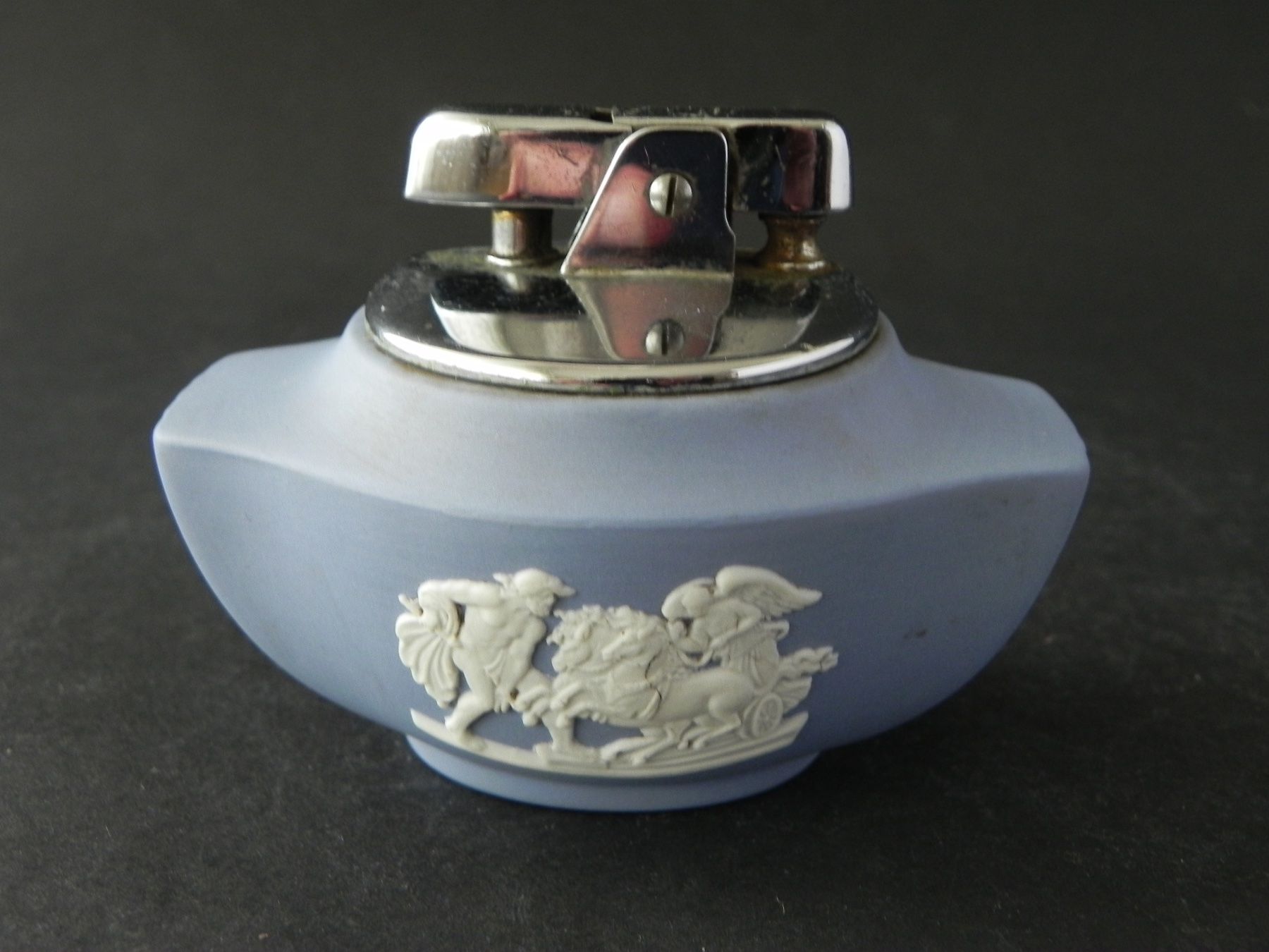 Ronson Accendini: Feuerzeug Ronson - von Wedgwood - Jasperware – Usato da Zürich venduto da LodgE-21