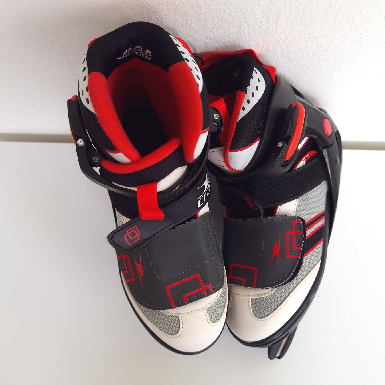 Pattini da ghiaccio: Mädchen Schlittschuhe von Crane Gr. 33-36 – Usato da Hallau venduto da CHACLA 3
