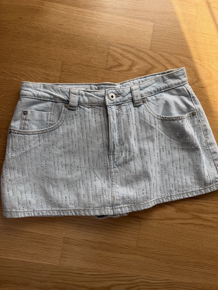 Stradivarius Gonne: Jeansrock Stradivarius mit Strass Grösse 40 hellblau – Nuovo (secondo la descrizione) da Luzern venduto da file_maker 1