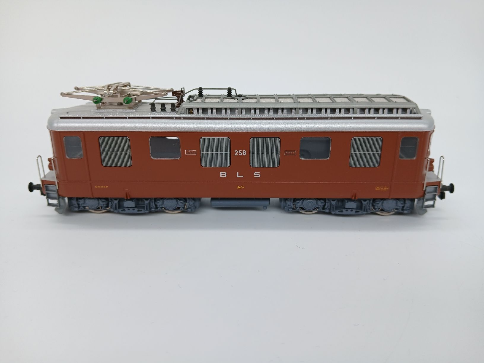 Hag Modellini di ferrovie: HAG 183 BLS Ae 4/4 – Usato da Interlaken venduto da F.Loco 2