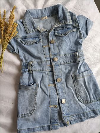 Robe en jean Miss Elite, 18 mois, parfait pour l'été!