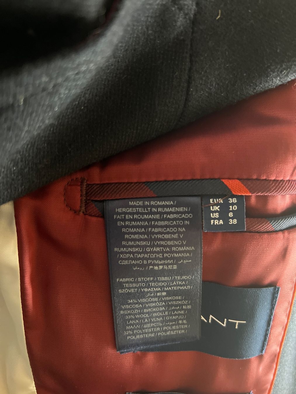 Gant Giacche: Veste blazer GANT bleu marine taille 38 Regular – Usato da Nyon venduto da ikel78 2