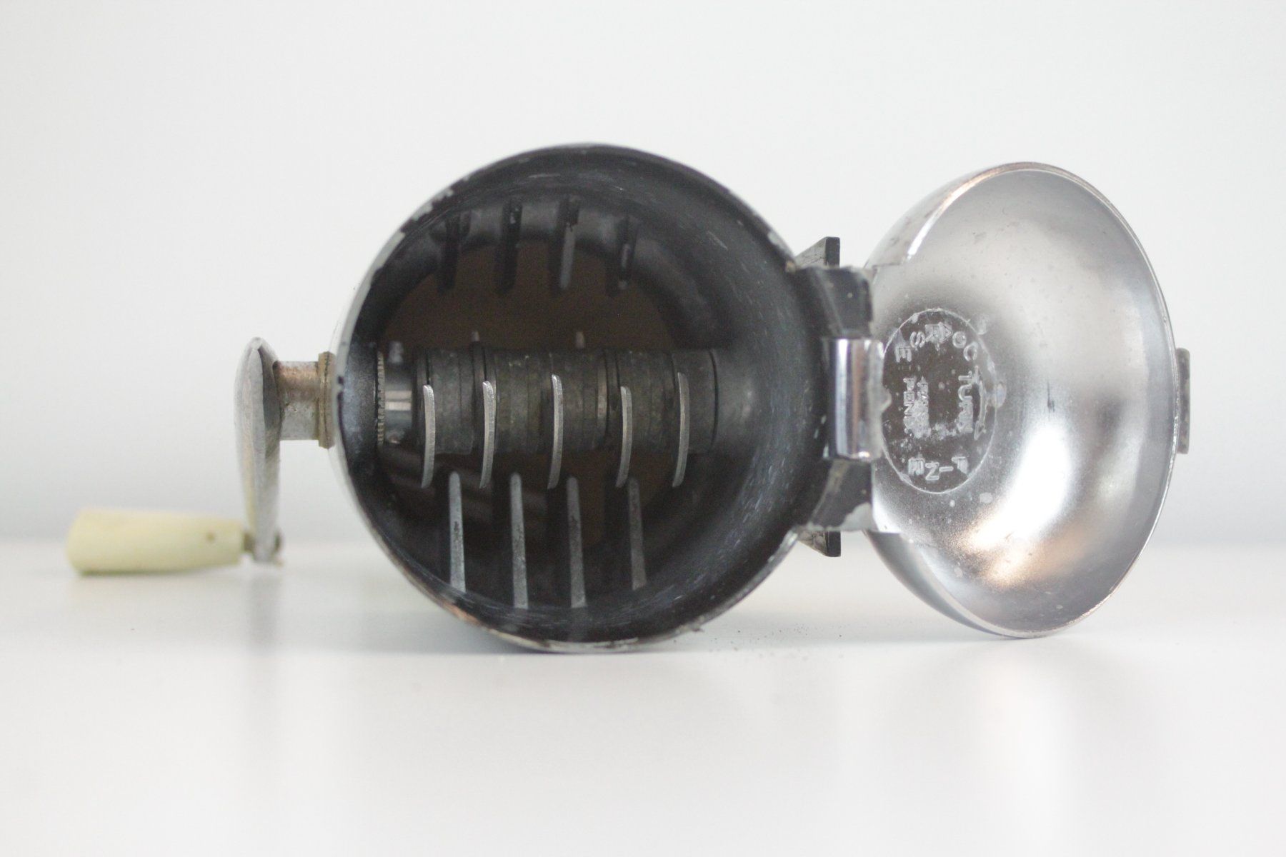 Elettrodomestici da cucina: Vintage DAZEY Eiscrusher manuell – Usato da Basel venduto da IRMAundFRED 2